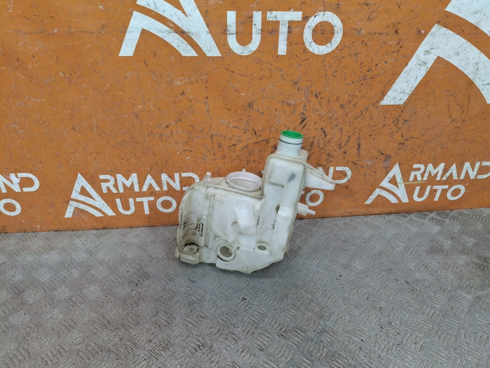 Бачок стеклоомывателя Mercedes GL GLS-Class 2012-2019 X166