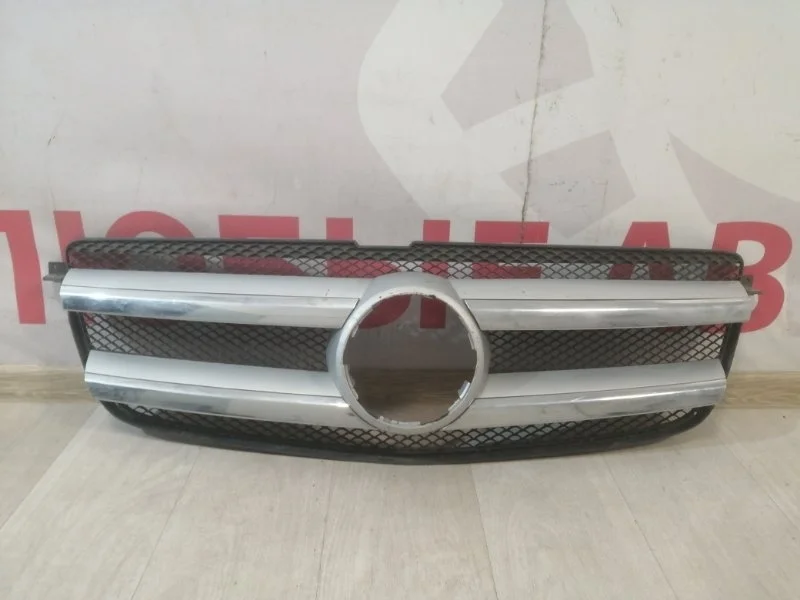 Решетка радиатора передняя Mercedes GL X166