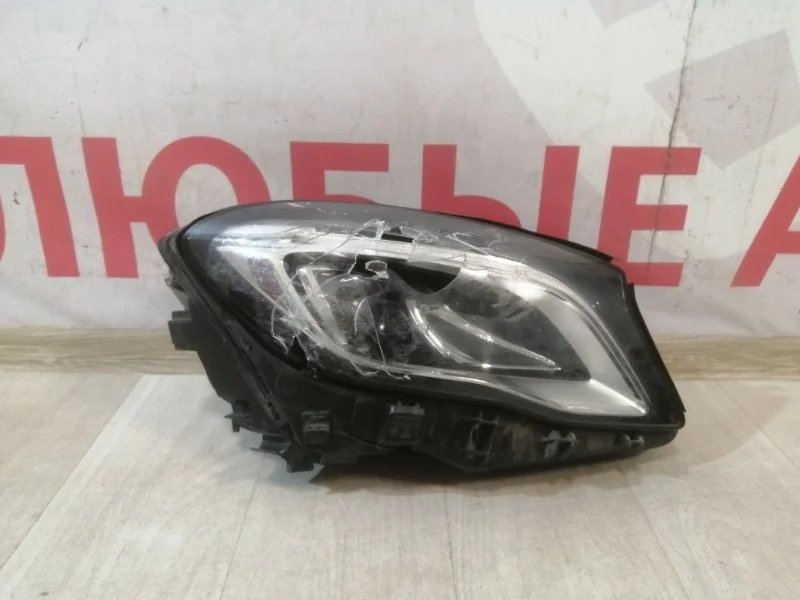 Фара передняя правая Mercedes GLA X156 2017-2020