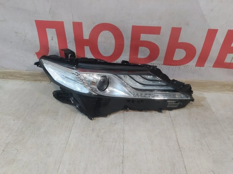 Фара передняя правая Toyota Camry V70 2018-нв