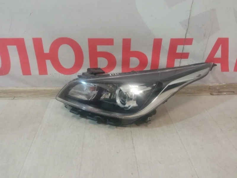 Фара передняя левая Kia Rio 4 FB 2016-2020