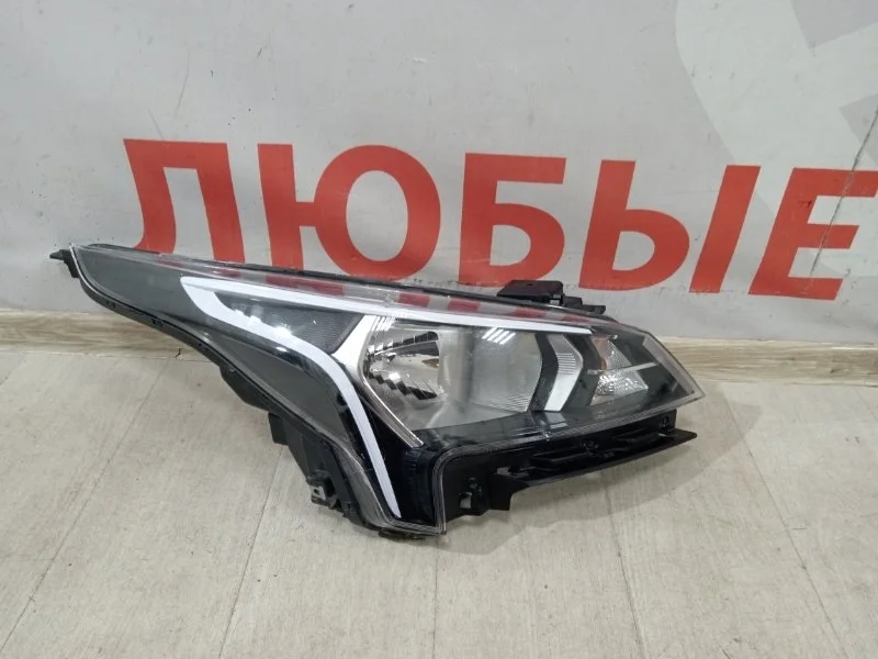 Фара передняя правая Kia Rio 4 FB 2016-2020