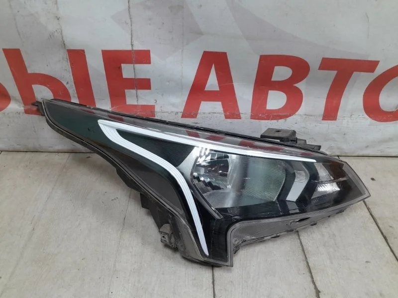 Фара передняя правая Kia Rio 4 FB 2016-2020