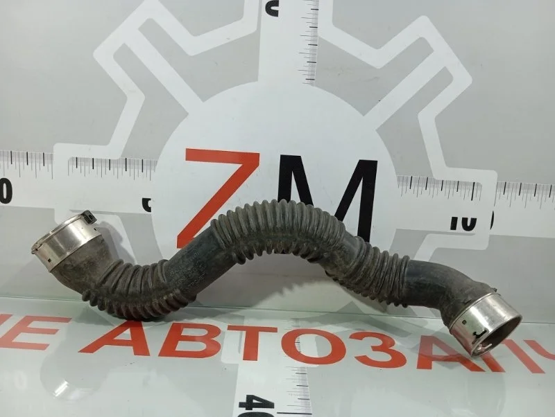 Патрубок интеркулера Mercedes CLA W117 2012-2017