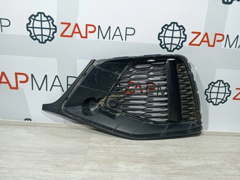 Решетка бампера передняя левая Audi Q8 4M