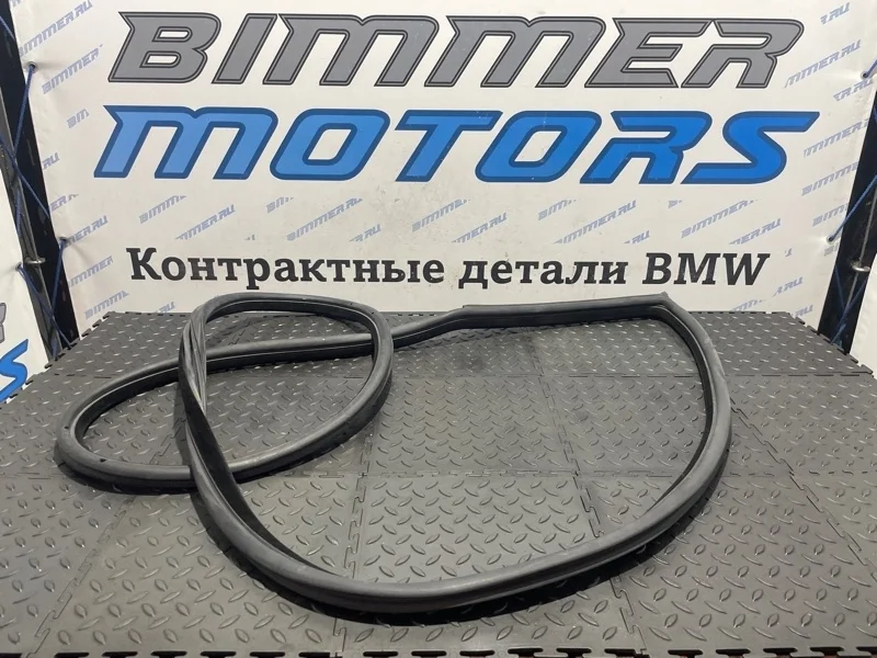 Уплотнитель двери Bmw 335I 2010 51767175784 E92 N55B30A, правый