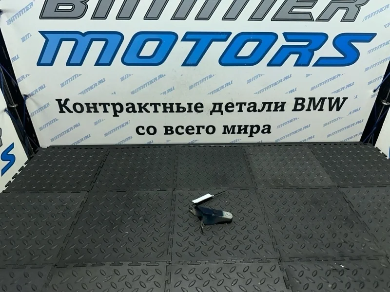 Кронштейн крыла Bmw 435Ix 2015 41358066938 F33 N55B30A, правый