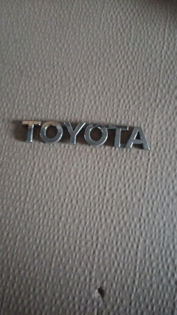 Эмблема на крышку багажника Toyota Camry XV50 (2011—2014)