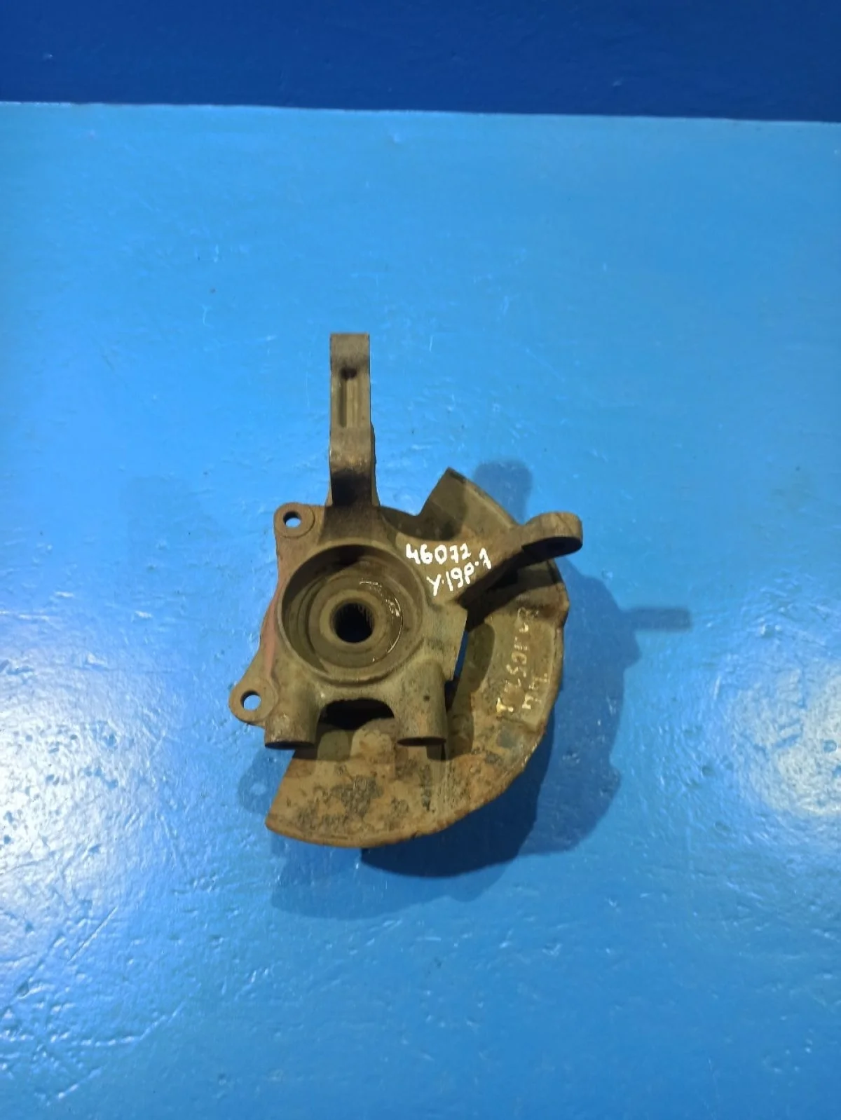 Кулак поворотный передний правый Hyundai Tucson 1