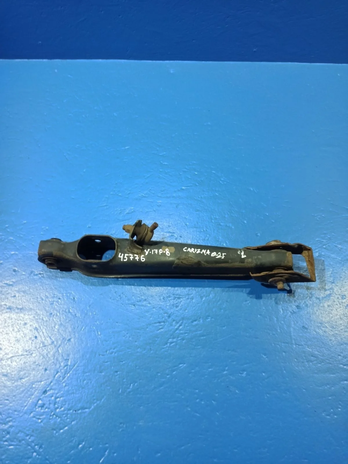 Рычаг задний левый Mitsubishi Carisma I (1995—1999)