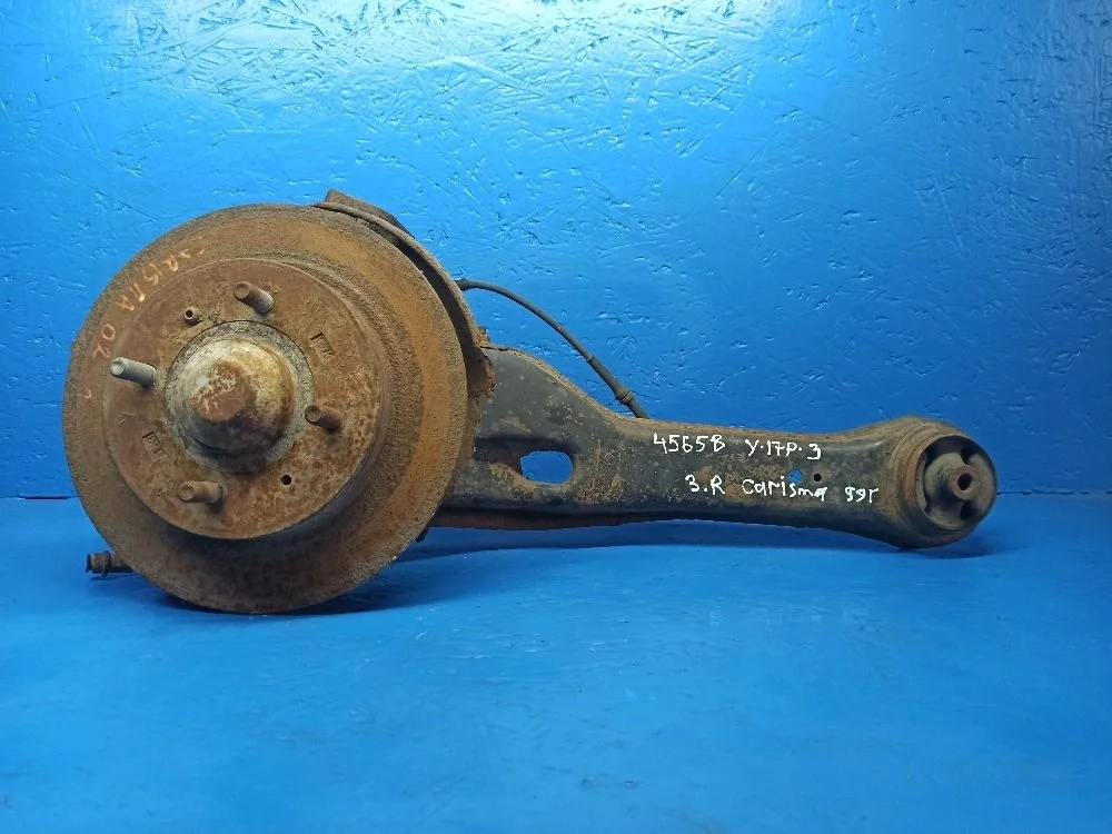 Рычаг продольный зад. правый Mitsubishi Carisma .