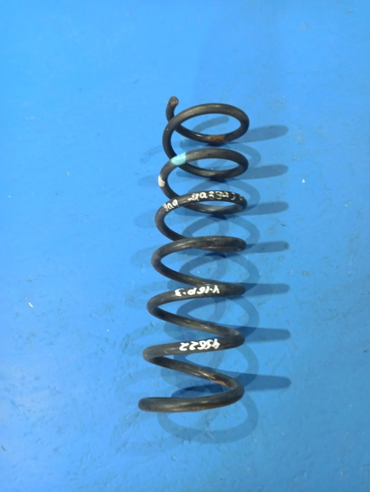 Пружина подвески задняя Mazda 3 BK (2003—2006)