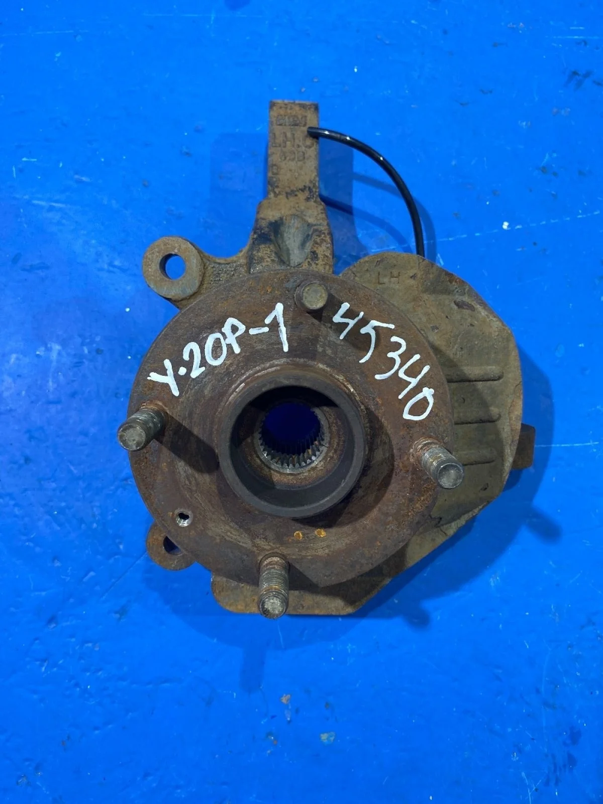 Кулак поворотный левый Chevrolet Lacetti I (2004—2013)