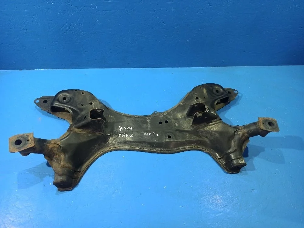 Подрамник двигателя Toyota RAV 4  2  2003