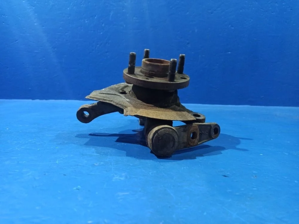 Кулак поворотный правый Шевроле Авео Т250