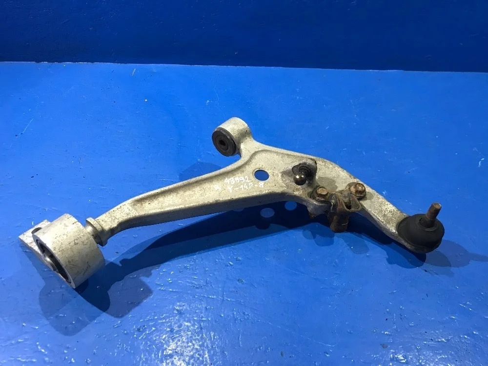 Рычаг передний правый нижний Nissan X-Trail I (2000—2007)