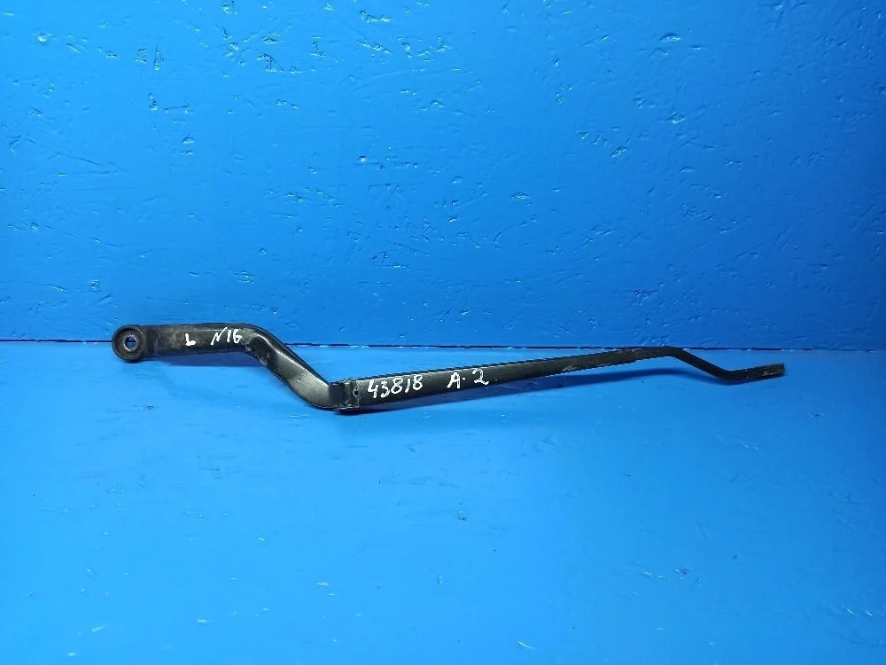 Поводок стеклоочистителя передний левый Nissan Almera N16 рестайлинг (2002—2006)