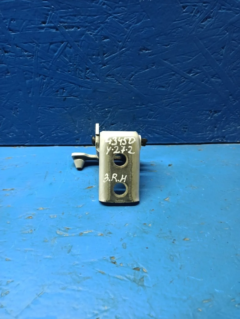 Петля двери задней правой нижняя Peugeot 408 I (2012—2017)