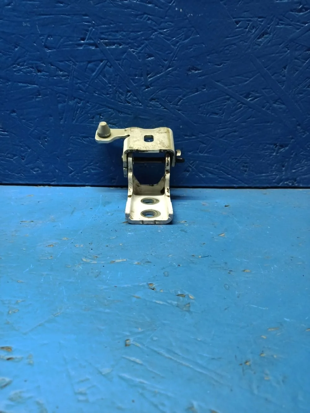 Петля двери задней левой нижняя Peugeot 408 I (2012—2017)