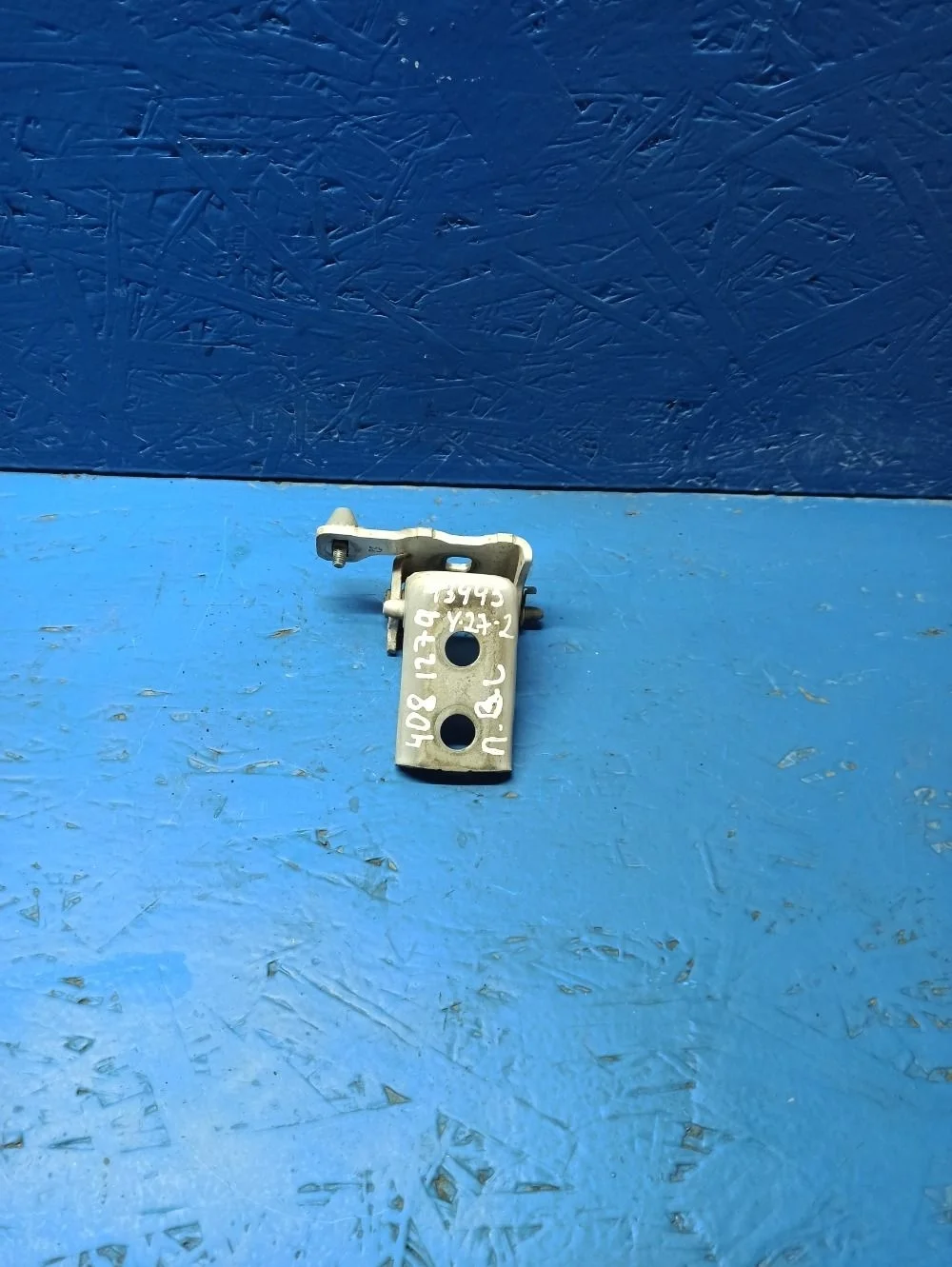 Петля двери передней левой верхняя Peugeot 408 I (2012—2017)