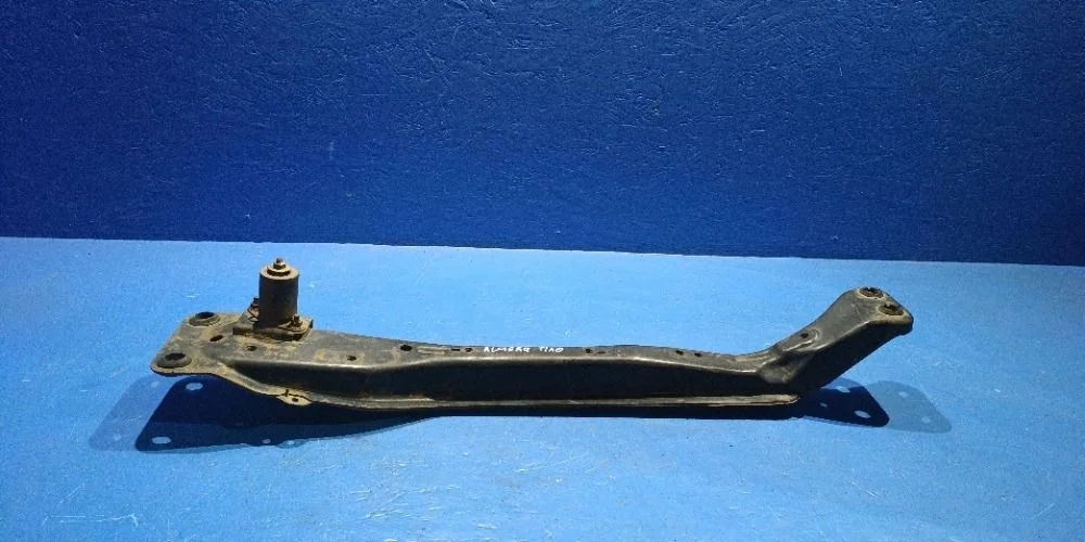 Балка передняя продольная nissan Almera Tino 2000-2006