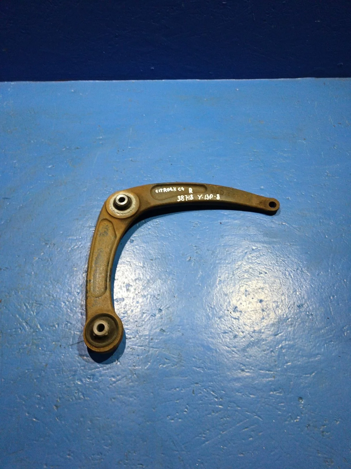 Рычаг передний правый нижний Peugeot 307 3C (2001—2005)