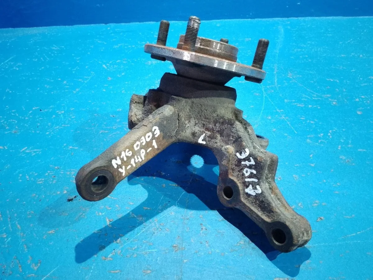 Кулак поворотный левый Nissan Almera N16 рестайлинг (2002—2006)