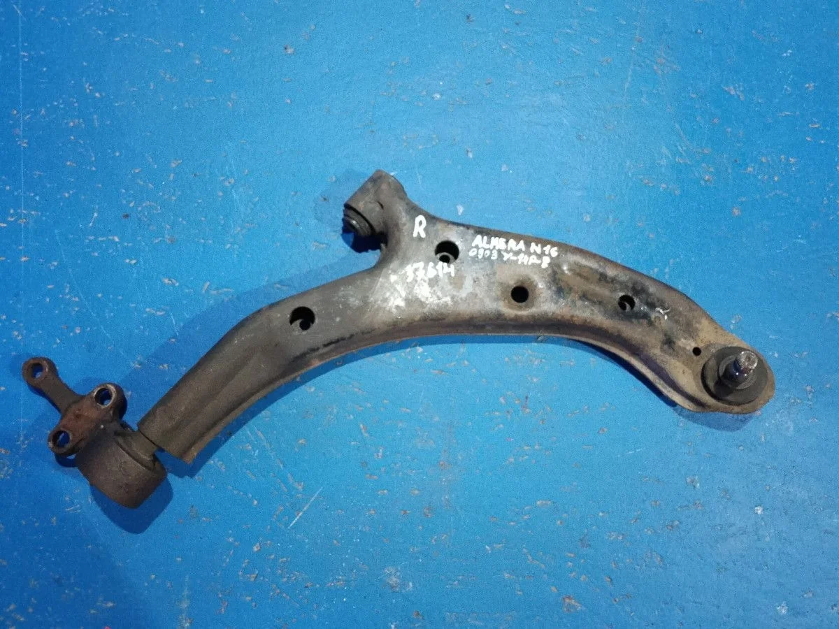 Рычаг передний правый нижний Nissan Almera N16 рестайлинг (2002—2006)