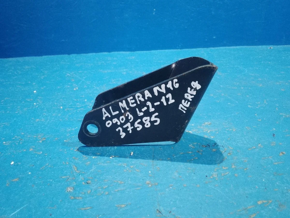 Кронштейн опоры двигателя Nissan Almera N16 рестайлинг (2002—2006)