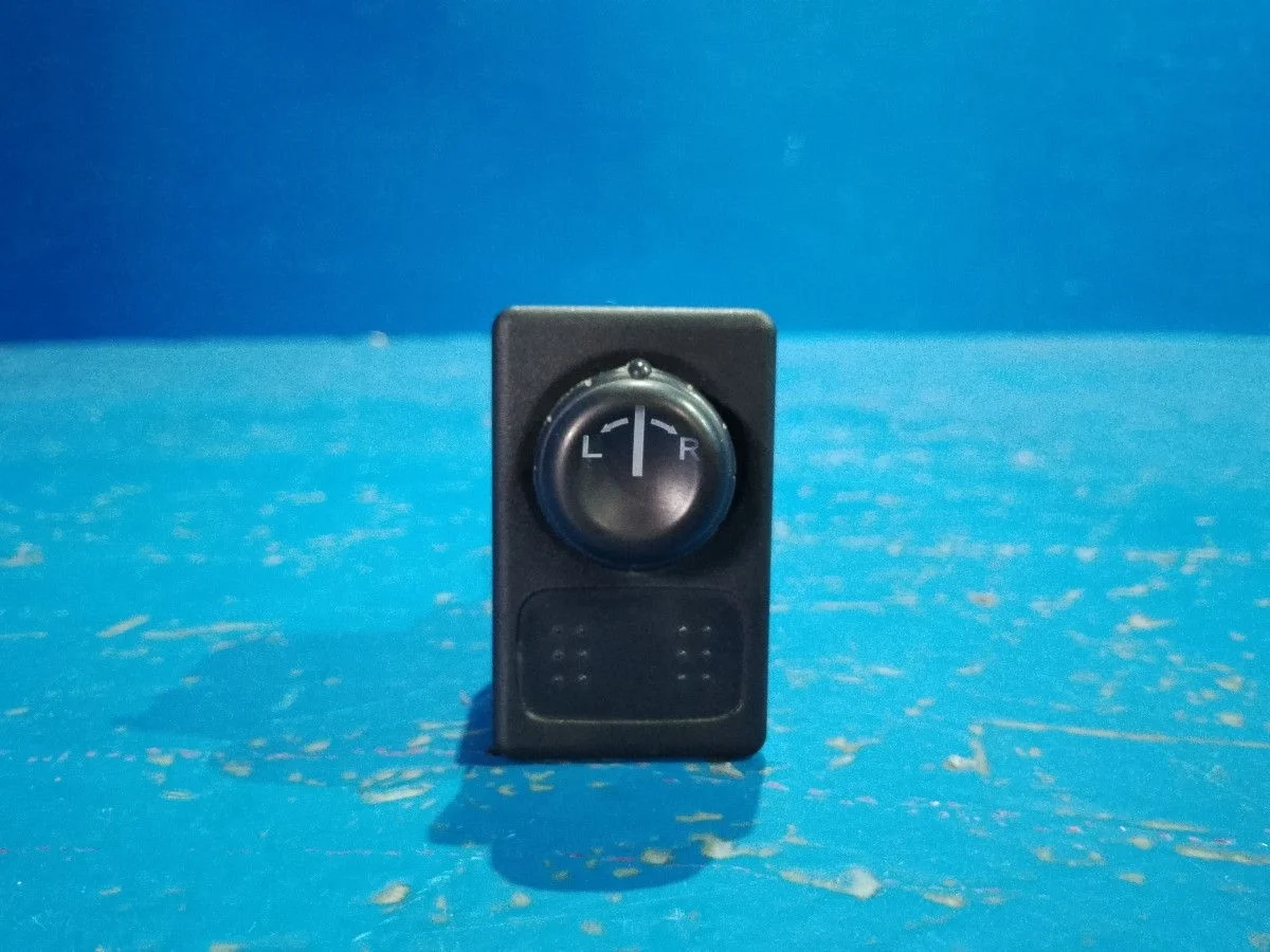 Переключатель регулировки (джойстик) зеркал Nissan Almera N16 рестайлинг (2002—2006)