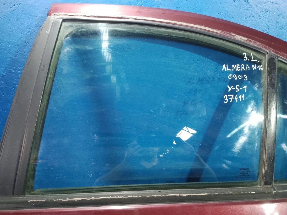 Стекло двери задней левой Nissan Almera N16 рестайлинг (2002—2006)