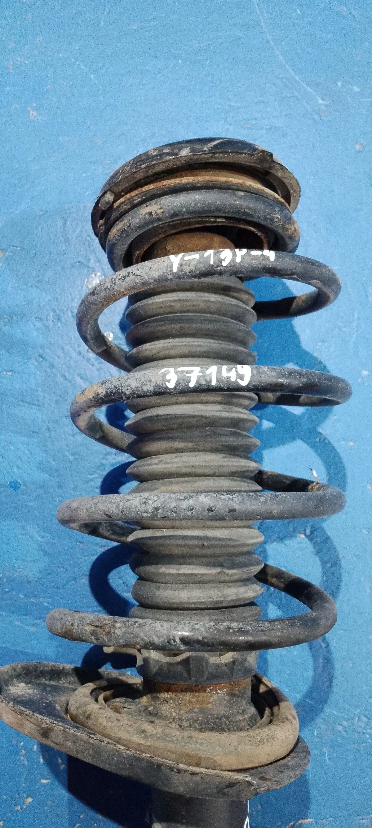 Пружина подвески передняя Peugeot 308 I (2007—2011)