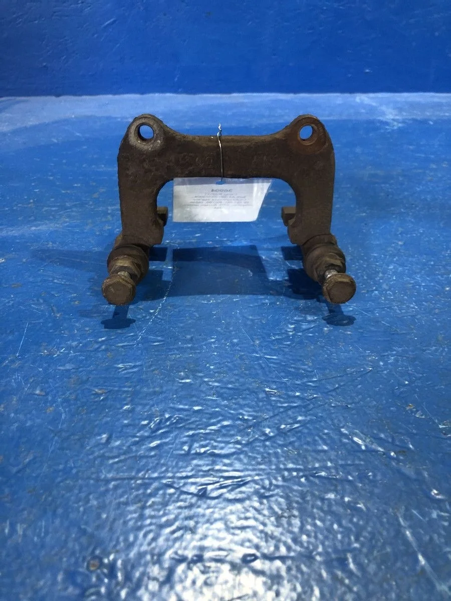 Скоба суппорта заднего Audi A4 B6 (2000—2006)