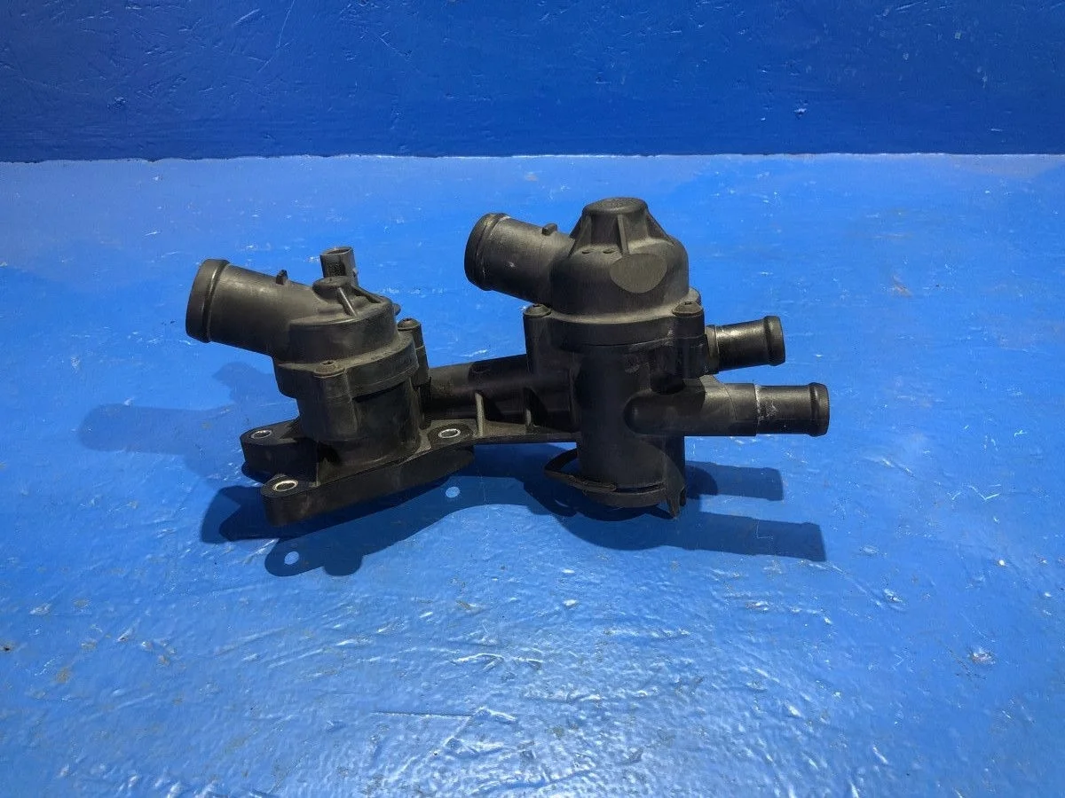 Корпус термостата Volkswagen Passat B6 (2005—2010)