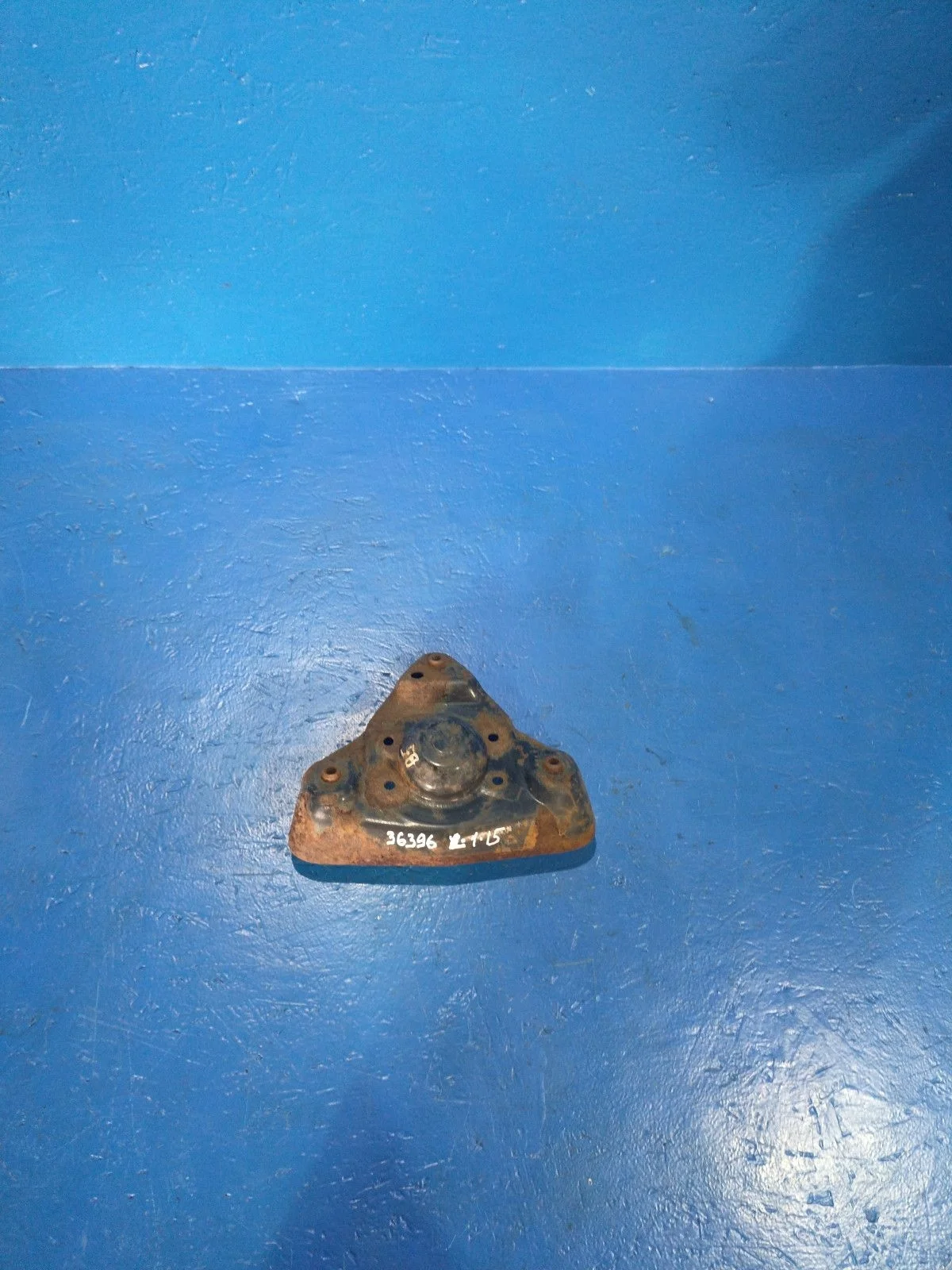 Опора переднего амортизатора Audi A4 B5 (1994—1999)