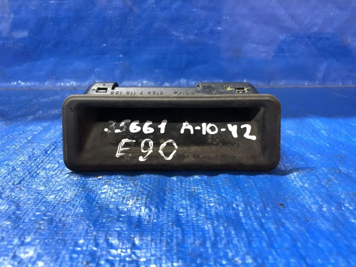 Кнопка открывания багажника BMW 3 серия E90/E91/E92/E93 (2005—2010)