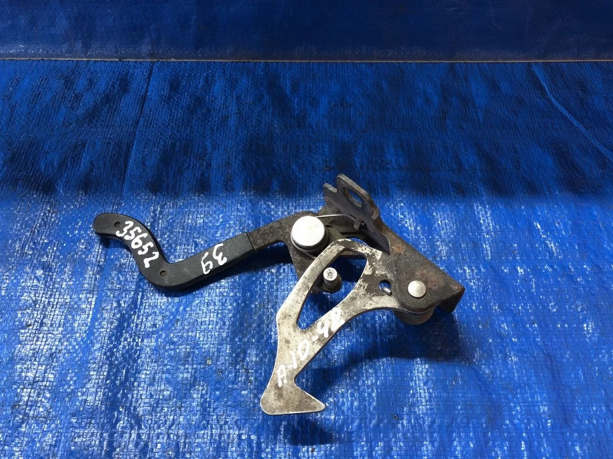 Замок капота BMW 5 серия E39 (1995—2000)