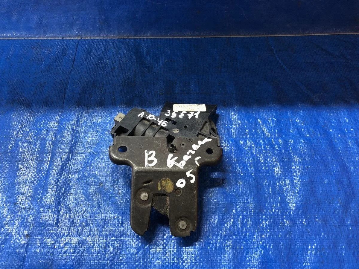 Замок багажника Volkswagen Passat B6 (2005—2010)