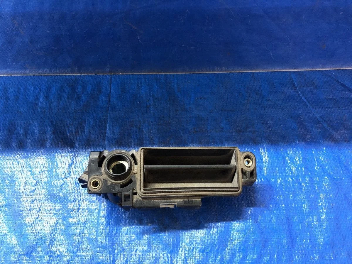 Кнопка открывания багажника Mercedes-Benz E-класс W211/S211 (2002—2006)