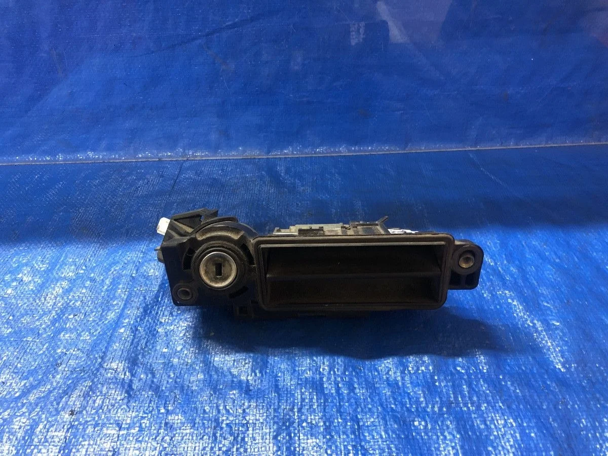 Кнопка открывания багажника Mercedes-Benz E-класс W211/S211 (2002—2006)