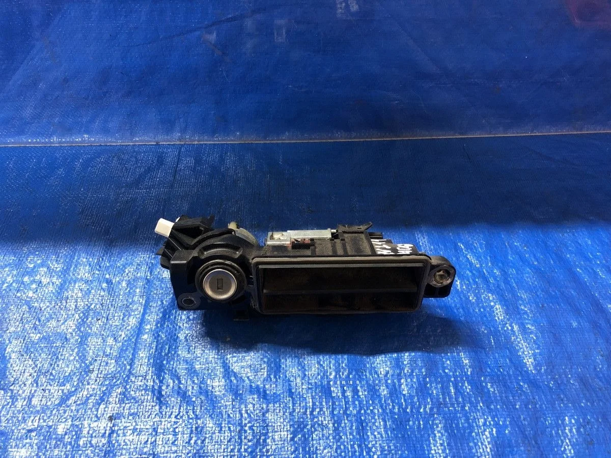 Кнопка открывания багажника Mercedes-Benz E-класс W211/S211 (2002—2006)