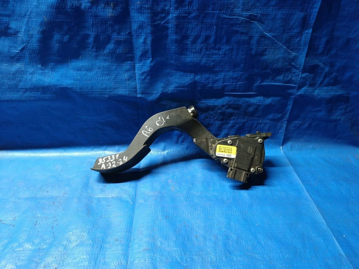 Педаль акселератора (датчик положения педали газа) Audi A6 C5 (1997—2001)