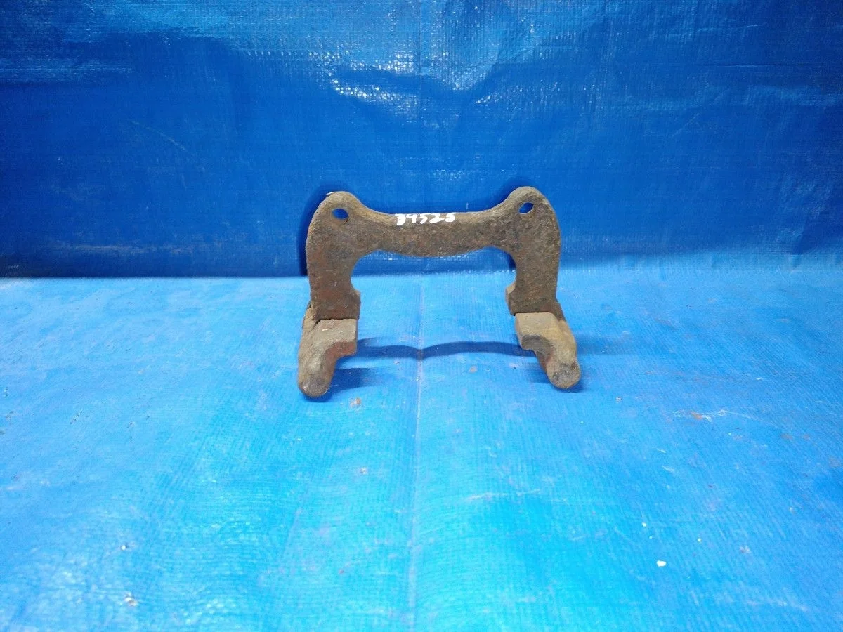 Скоба суппорта заднего Audi A4 B6 (2000—2006)