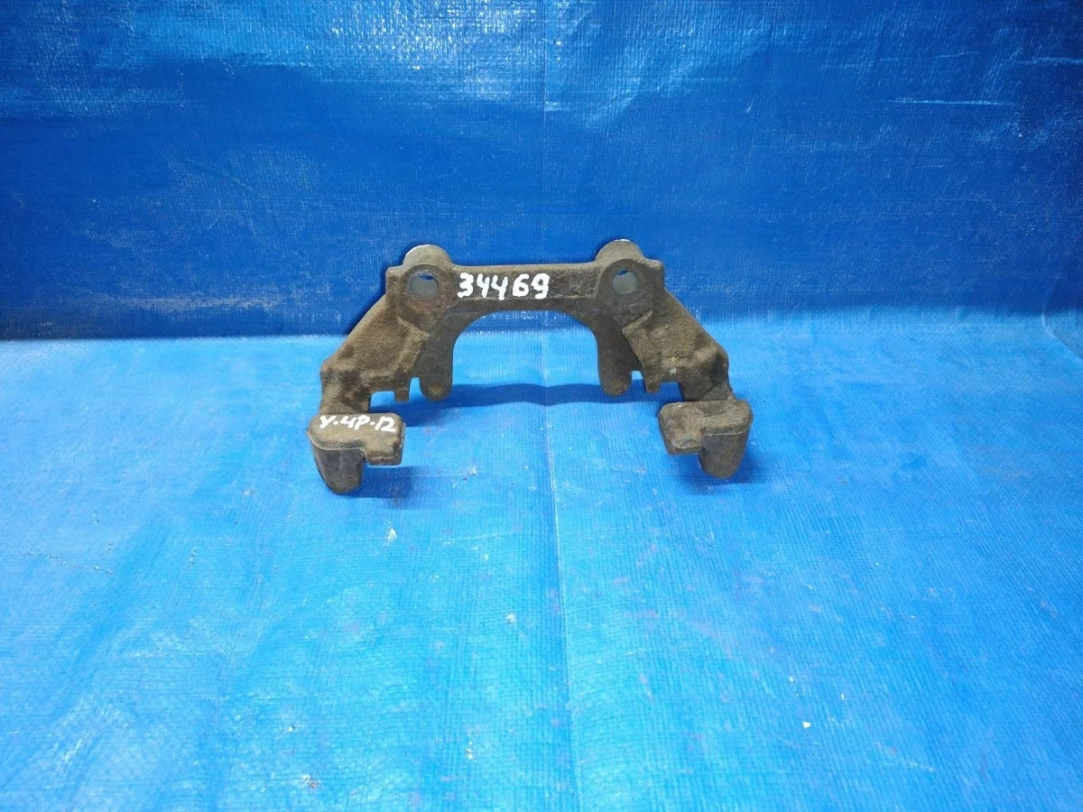 Скоба суппорта переднего Audi A6 C5 (1997—2001)