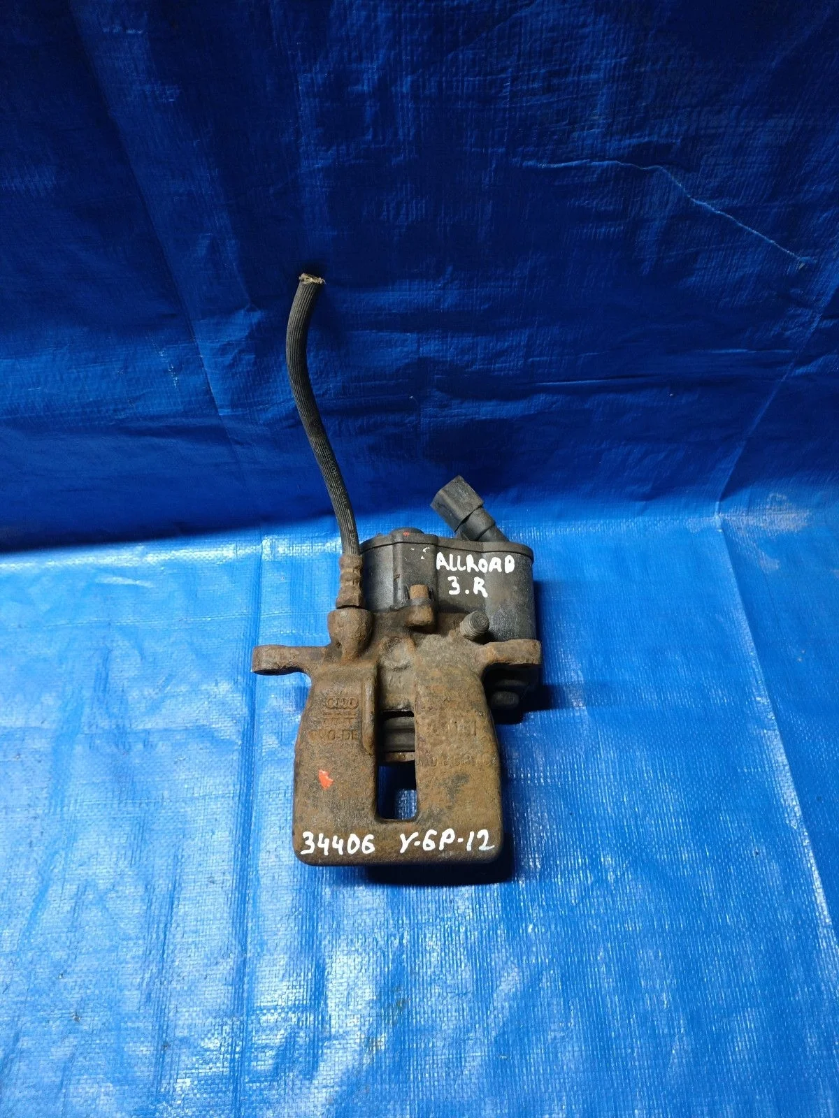 Суппорт тормозной задний правый Audi A6 Allroad Quattro C6 (2006—2008)