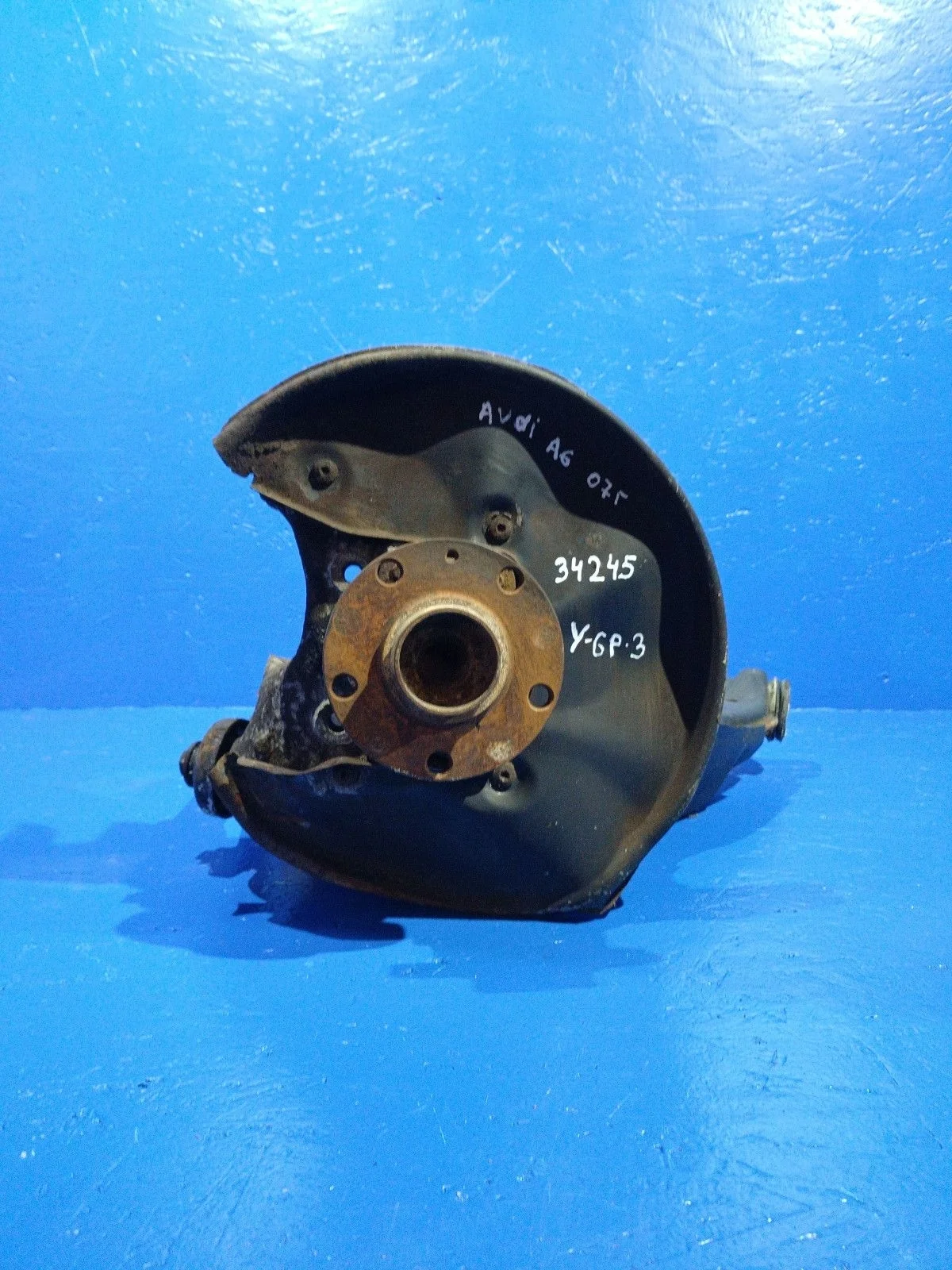 Кулак задний правый (цапфа) Audi A6 C6 (2004—2008)