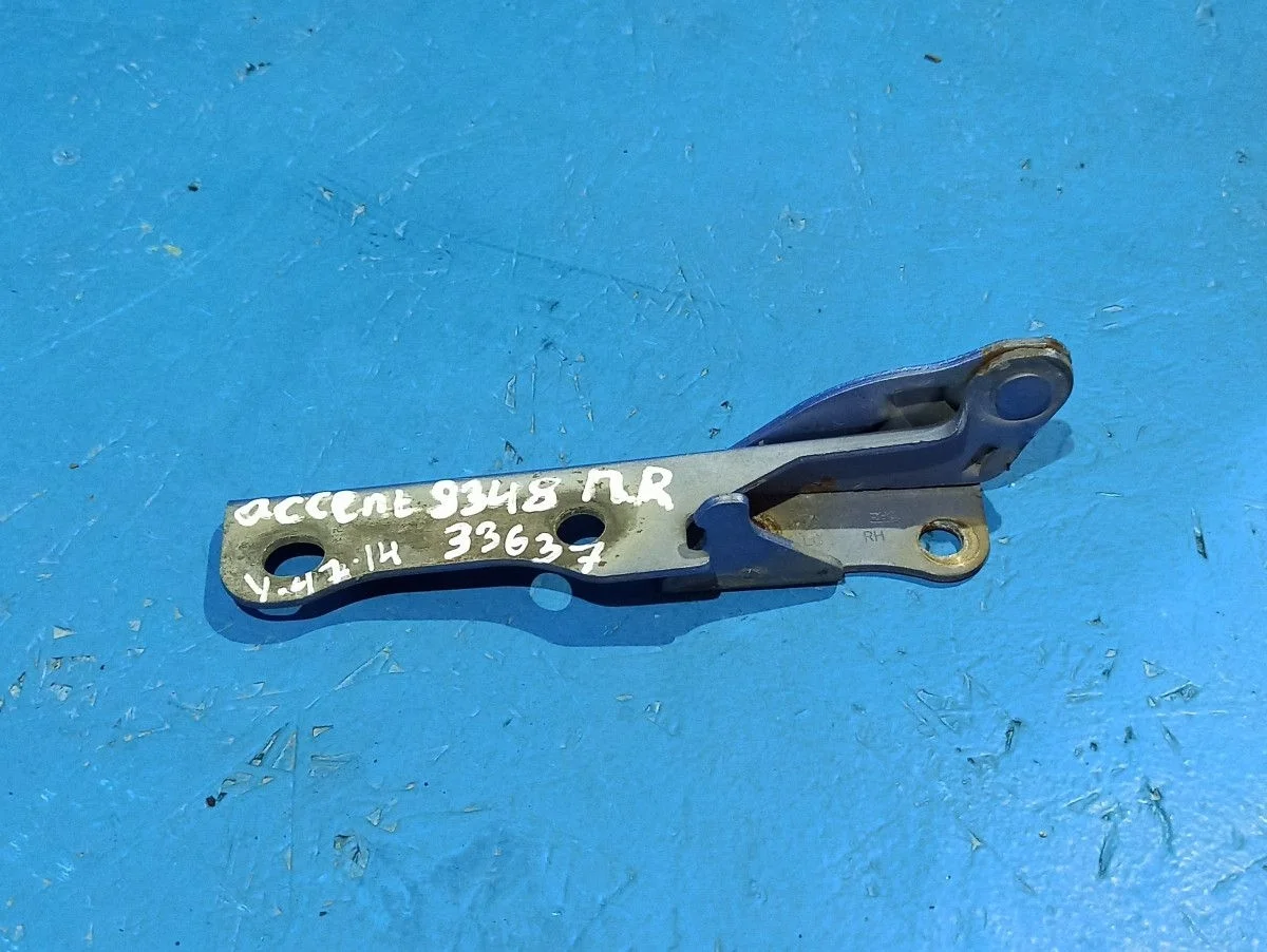Петля капота правая Hyundai Accent II (1999—2012)