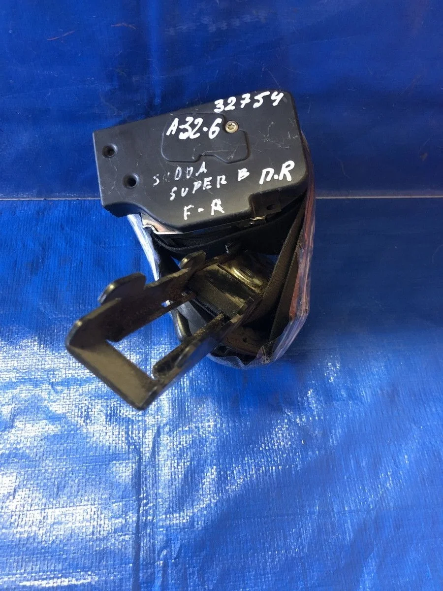 Ремень безопасности передний правый Skoda Superb I (2001—2006)