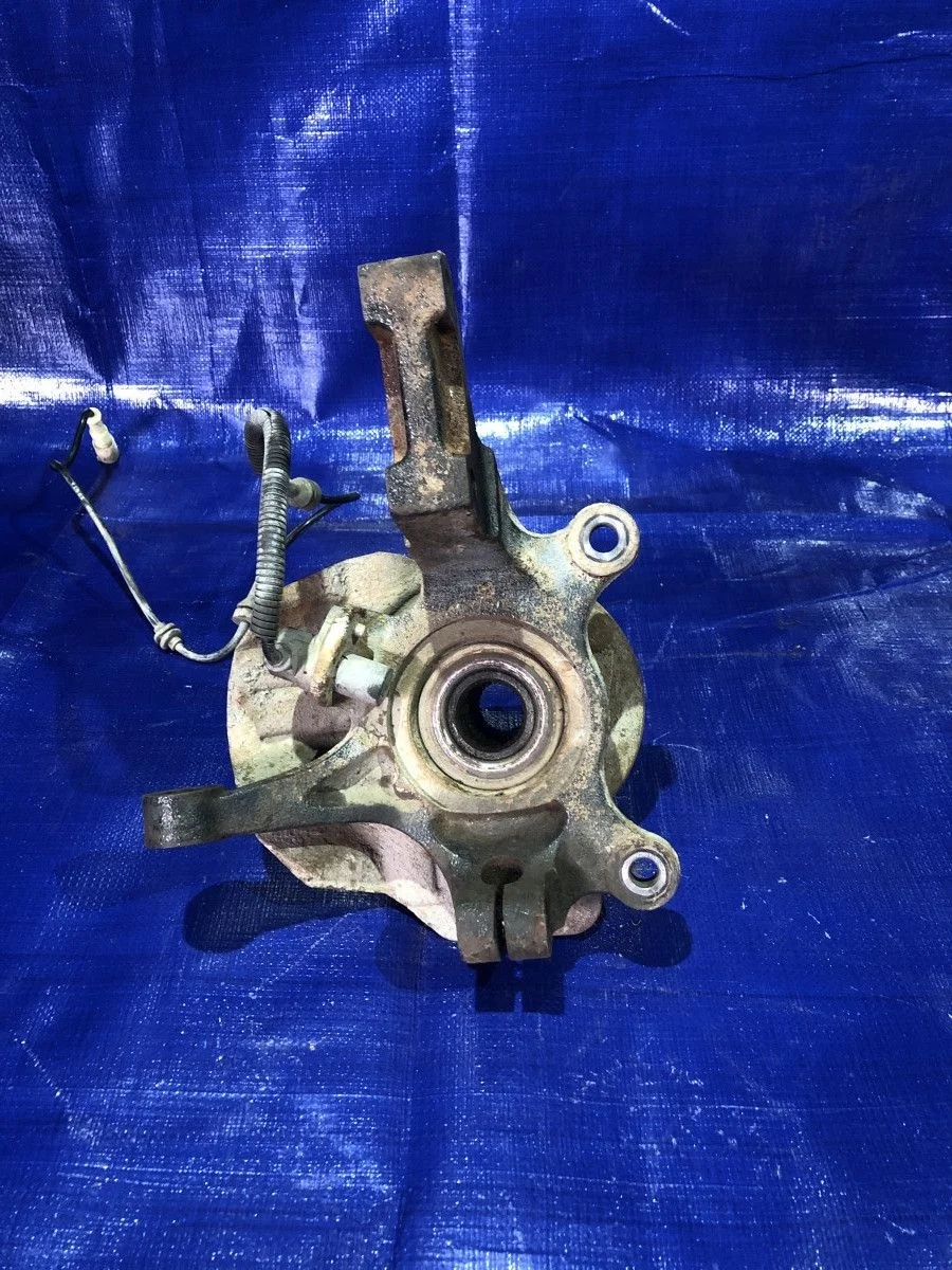 Кулак поворотный левый Chevrolet Lacetti I (2004—2013)