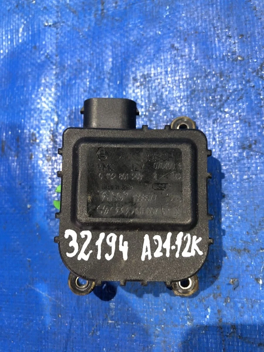 Электропривод заслонки отопителя Volkswagen Bora A4 (1998—2005)